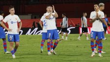 Барса показа безпорядък и гафове в отбрана