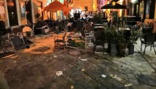 Жесток бой между ултраси на Левски, Краковия и Аякс, има 80 задържани + ВИДЕО И СНИМКИ