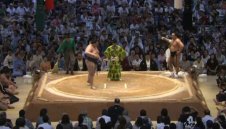 Аоияма хвърли бомба във Фукуока