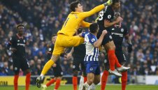 Челси дава нов шанс на най-скъпия вратар в историята