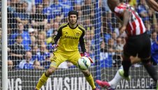 Арсенал представя Чех в понеделник