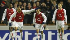 Легенди на Артилеристите помагат на Даниел Ек да купи лондончани