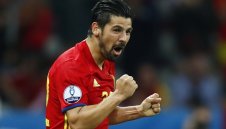 Ман Сити иска да надцака Барса за Нолито