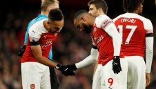 Арсенал смачка закъсалия Фулъм за ЧНГ