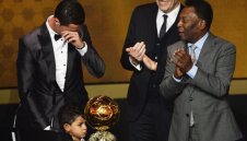 Оперираха Пеле, добре е