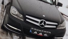 Божинов купи гъзарски Мерцедес на сестра си + СНИМКИ