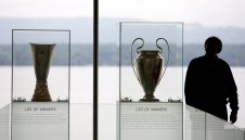 Ще има ли футбол? УЕФА с ултиматум към първенсвата 