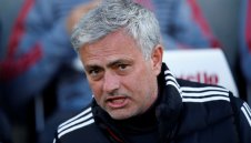 Моуриньо плаща 800 000 евро, за да не лежи в затвора