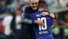 Челси "извива ръцете" на Юве за Сари, не го пуска без пари