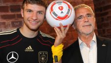 Мюлер за Мюлер: Новината за болестта му е удар за мен + СНИМКИ