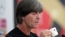 Льов се обяснява защо зачеркна Сане