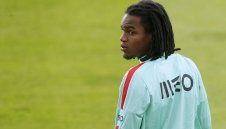 Измама! Ренато Санчес всъщност бил на 24 години