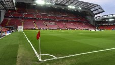 Ливърпул преименува трибуна на „Анфийлд“