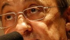 Перес демонстрира вяра в Пелегрини