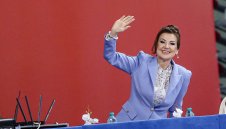 Какво става в Левски? Илиана Раева пусна изненадваща снимка