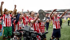 След срива на Аякс: ПСВ е шампион в Ниската земя