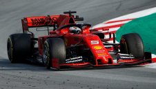 Фетел разкри името на колата, с която ще атакува титлата