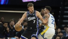 Чикаго Булс се интересува от Везенков