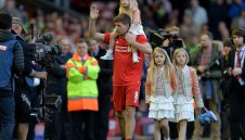 Горещ слух: Ливърпул привлича Джерард заради шампионския медал