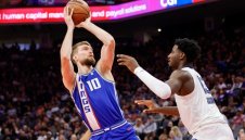 Сакраменто се измъкна с продължение, гард с рекорд за Лейкърс