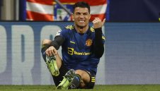 Руни не се спира, удари Кристиано Роналдо в слабото му място