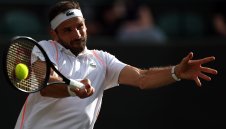 Гришо стартира на Уимбълдън с трисетова победа