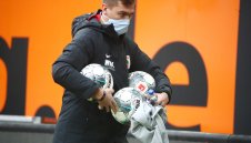 Коронавирус: В Бундеслигата отхлабват мерките