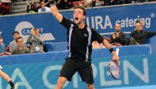 Шампионът Агут отново бие в София