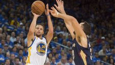 Стеф Къри тръгна с 40 точки