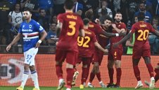 Рома тресна с дузпа Сампдория в Генуа