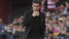 Жълтата подводница с трети нов треньор за сезона