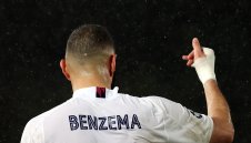 И малкото кутре не може да спре големия Карим