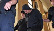 15 години затвор грозят ултраса, ранил полицайката