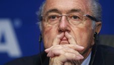 Блатер хвърли оставка!