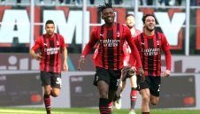 Остава ли в Милан? Росонерите приготвиха чувалите с пари за новата си перла