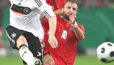 Лам или Швайнщайгер взимат лентата на Балак