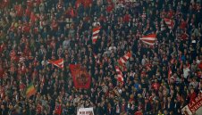 УЕФА "сурвака" АЕК заради феновете на Байерн