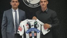 В Австрия засипаха с похвали Десподов за хеттрика му