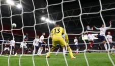 Уест Хям с фантастичен обрат срещу Тотнъм + ВИДЕО