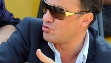 Страната на посредствените лъвове