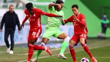 18-годишен дърпа Байерн към салатиерата