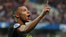 Леао покани "фена" на Милан Мбапе при росонерите