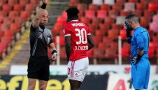 Капитанът на ЦСКА скочи на съдията