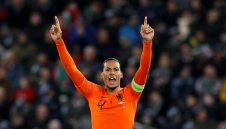 Холандия остана без Ван Дайк