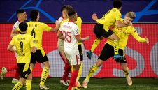 Мощен Халанд влачи страхливия Дортмунд към славата