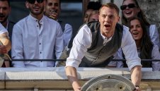 Мистерията с Нойер не е приключила