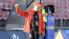 Любо Пенев се разделя с Локо София след фенския гняв