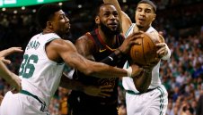 Бостън не остави шанс на Кливланд и дръпна с 3-2