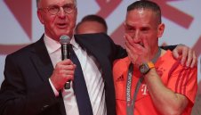 Рибери през сълзи: Невероятно! Баварският ми бестселър е исторически + СНИМКИ