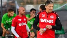 Любо Пенев изригна мощно и се нахвърли върху съдията Железов